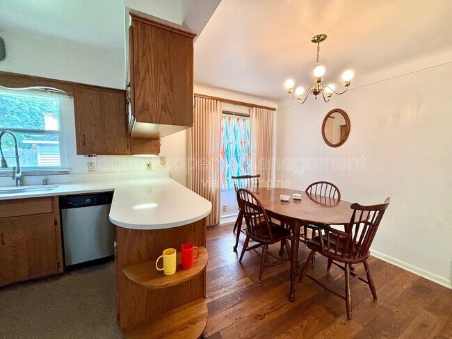 Building Photo - 2726 Applelane Ave