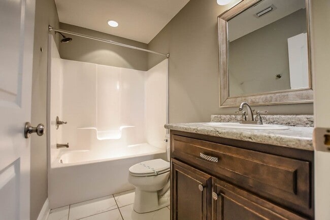 Building Photo - Luxurious 3BD/2BA Home with Premium Features in Coveted Cottonwood Neighborhood!