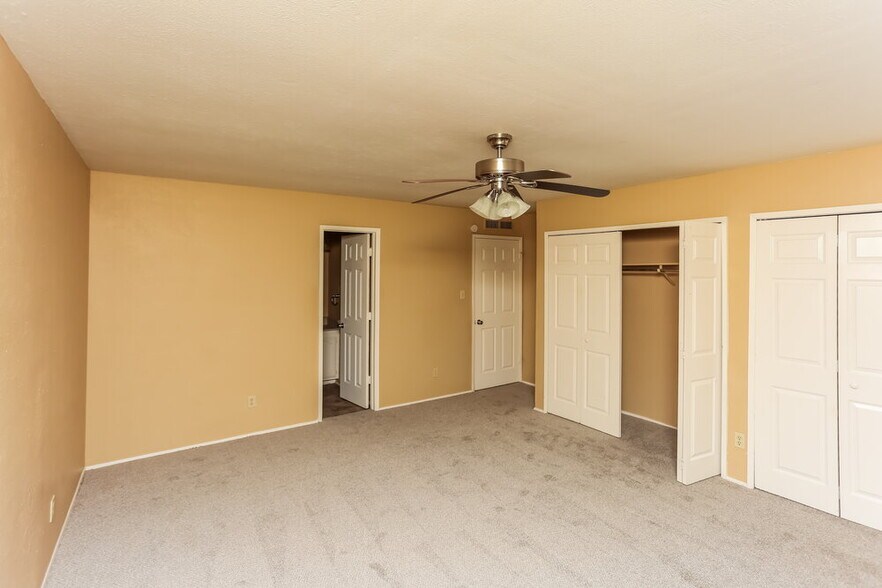 Building Photo - 515 Nora Ln