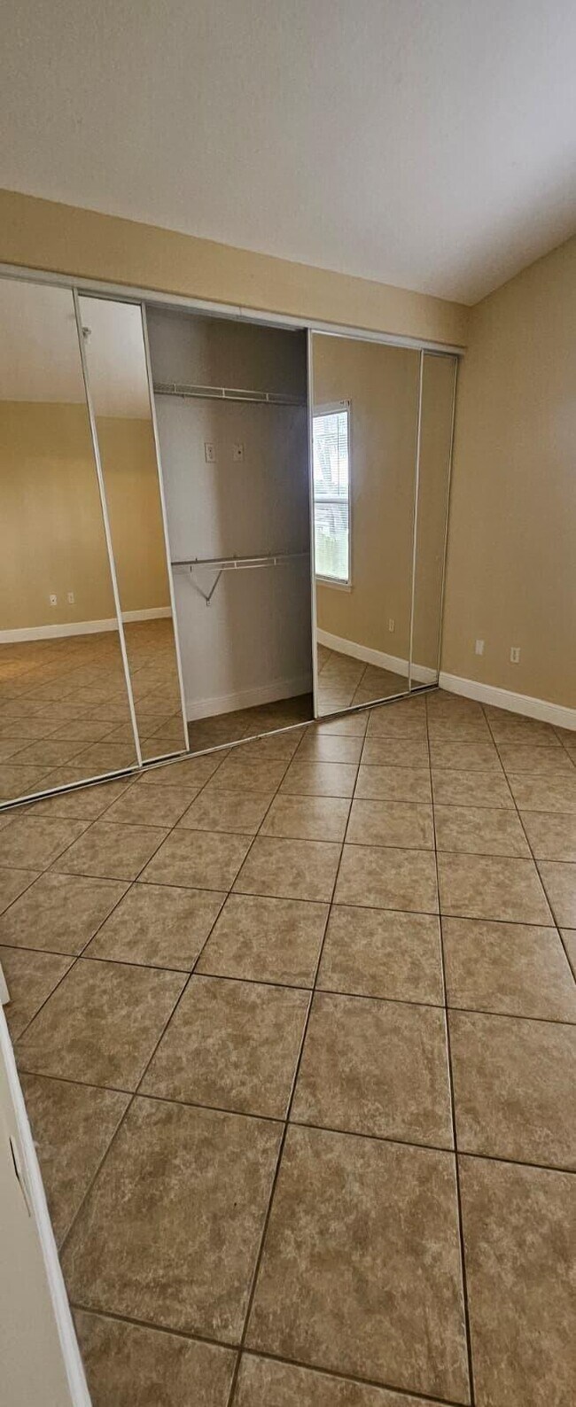 Building Photo - 4915 Springfield St