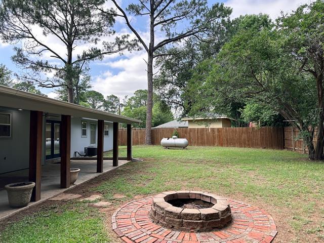 Building Photo - 6600 Lakeside Dr