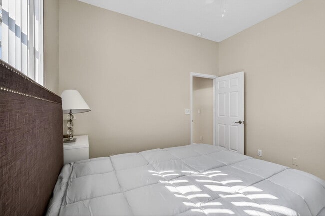 Building Photo - 1500 Firethorn Dr