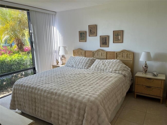 Building Photo - 612 Bird Bay Dr S