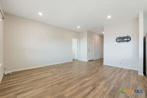 Building Photo - 609 Eaton Dr