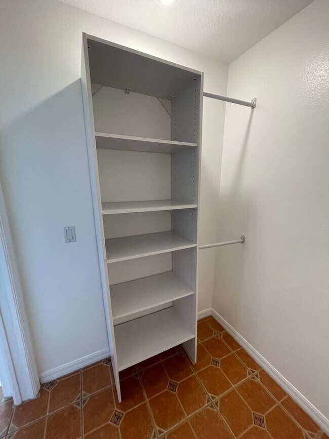 Building Photo - 3BR/2BA Home + 2-Car Garage – $500 Move-In...