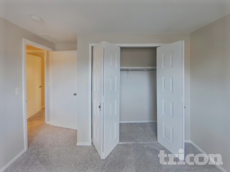 Building Photo - 5060 Barcelona Way