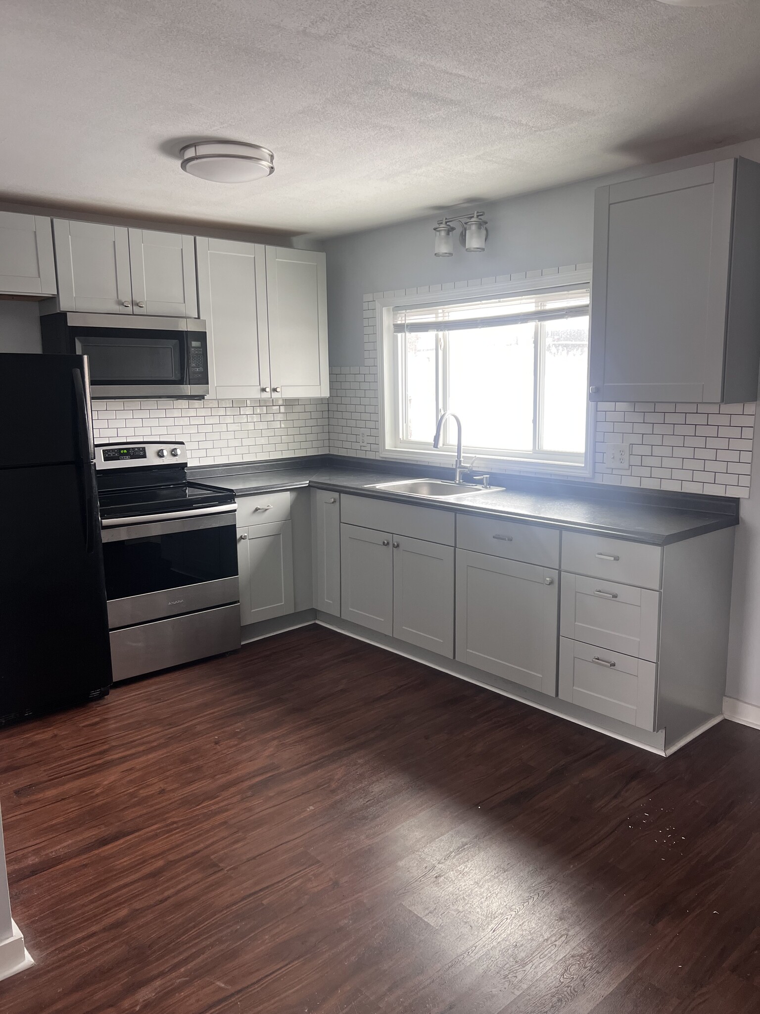 New stainless steel and black appliances - 18 Green Acres Dr