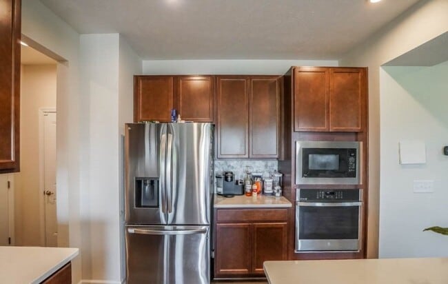Building Photo - 6693 Harrington Court Avenue NE
