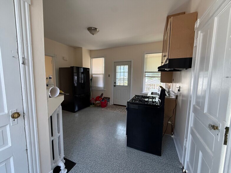 Building Photo - 475 Cooper St