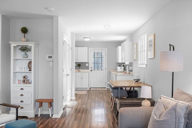 Building Photo - 1122 2nd Ave S