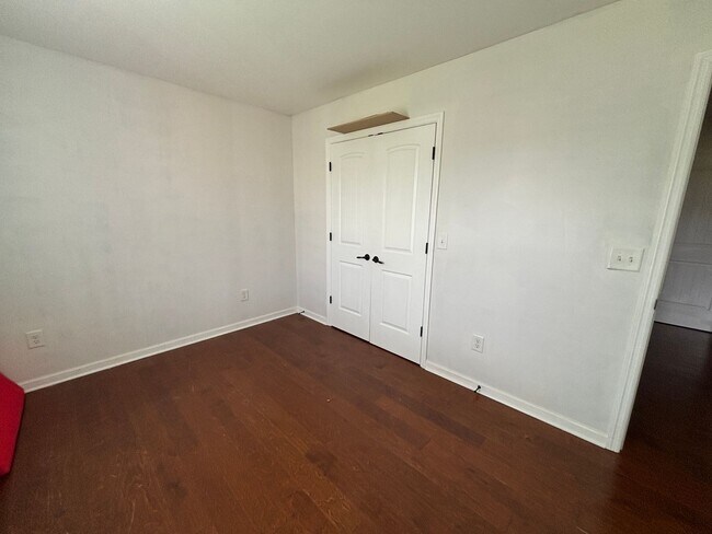 Building Photo - 155 Raspberry Dr