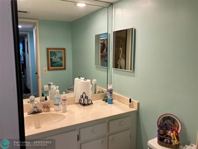 Building Photo - 821 Cypress Blvd