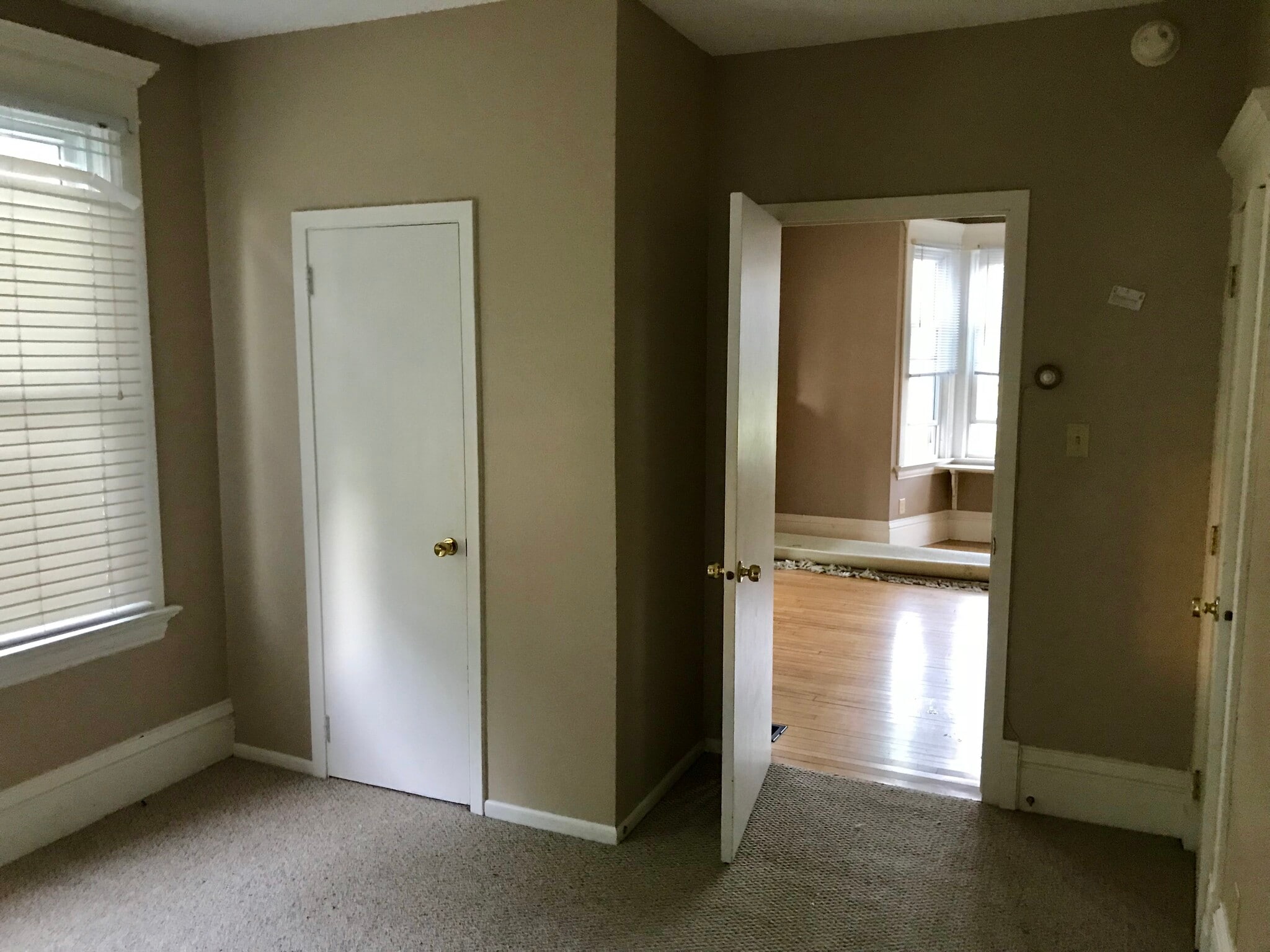 Building Photo - 1100 Center St.