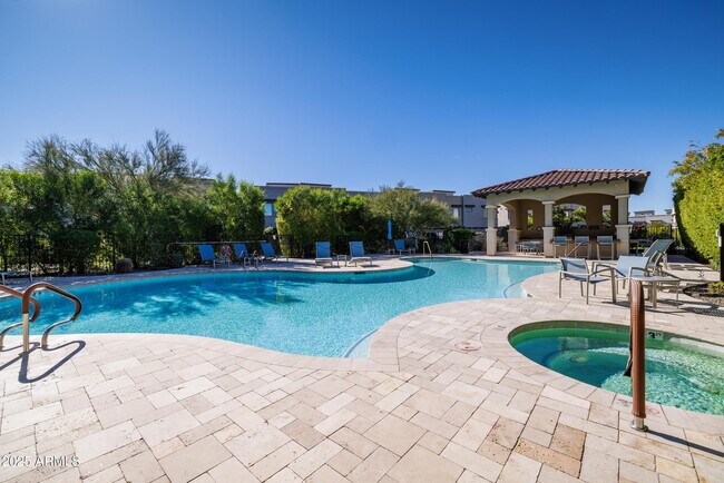 Building Photo - 7349 E Vista Bonita Dr