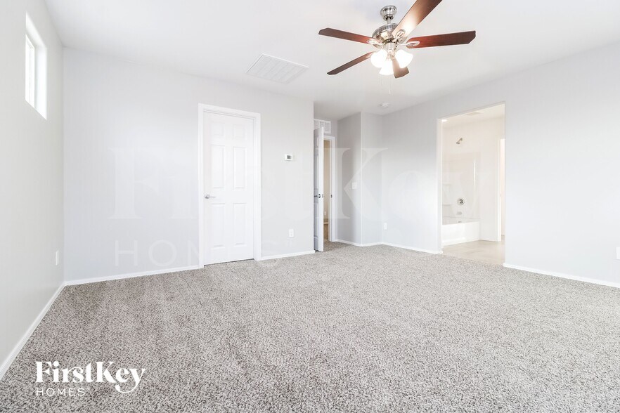 Building Photo - 21158 W Holly St