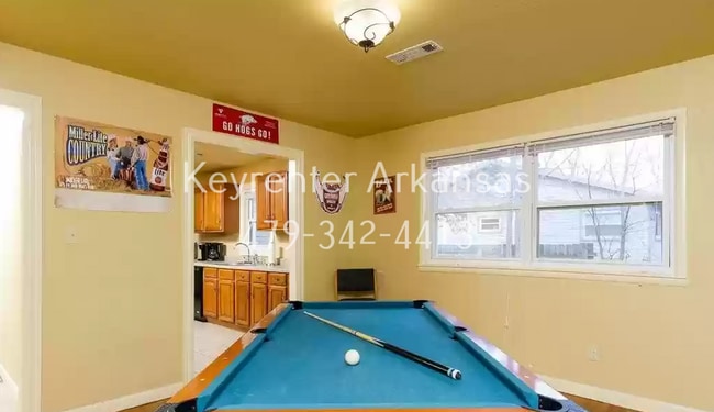Building Photo - Beautiful Home Near the University!