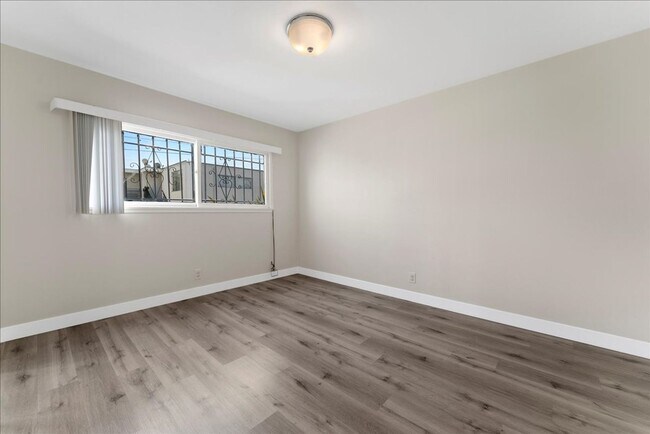 Building Photo - 3504 W Florence Ave