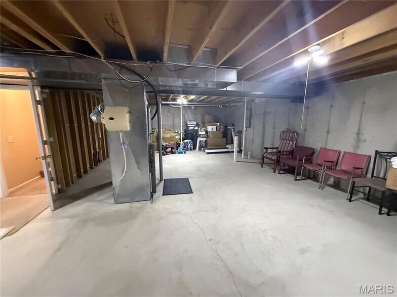 Building Photo - 733 Pecan Hill Dr