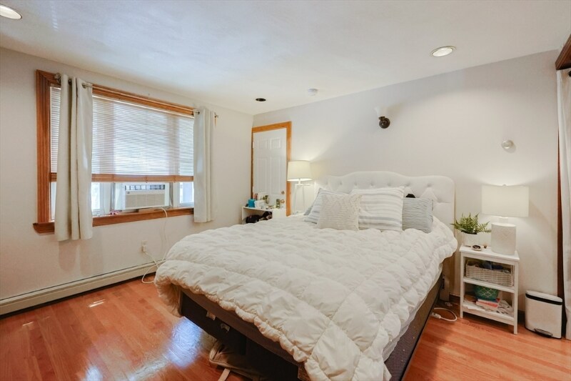 Building Photo - 127 Amory St