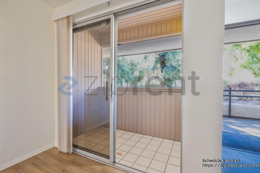 Building Photo - 2825 N Los Felices Rd