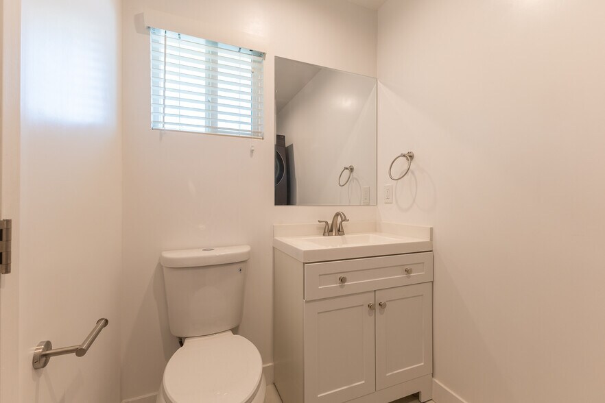 Half bathroom - 10342 Dempsey Ave