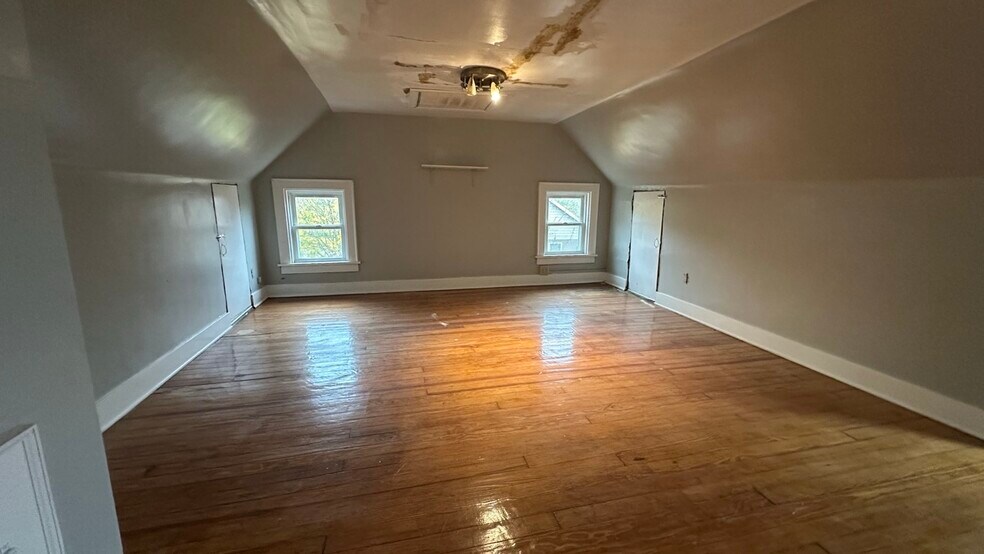 Third floor office space, craft area, or pass-through bedroom - 2518 Bethel Church Rd