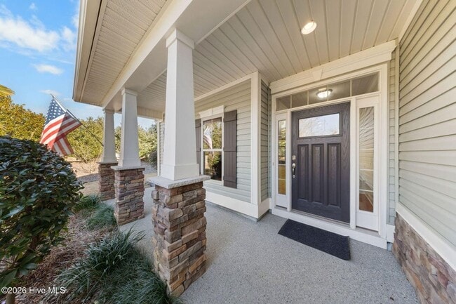 Building Photo - Beautiful 4 bedroom 3 bath home in Compass Pointe