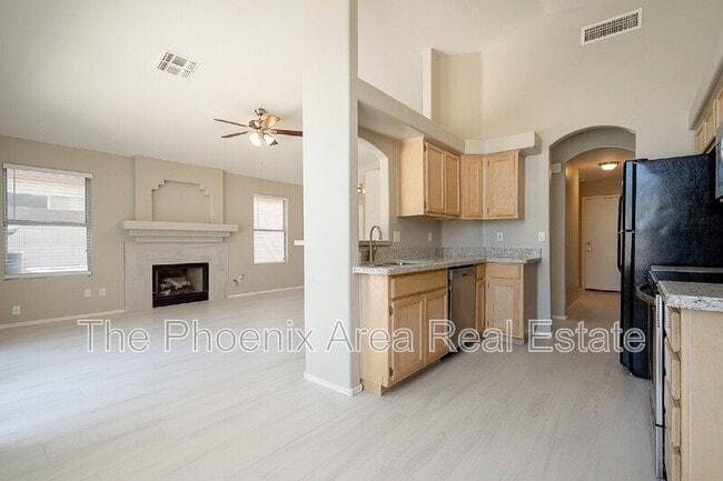 Building Photo - 1070 W Chilton Dr