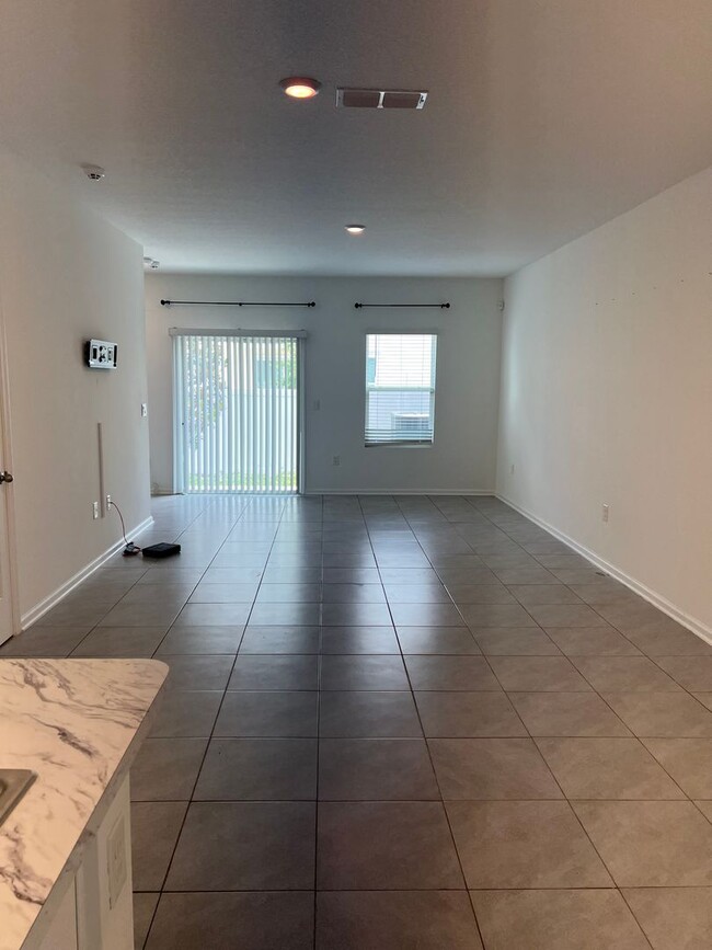 Building Photo - Move In Ready Rental