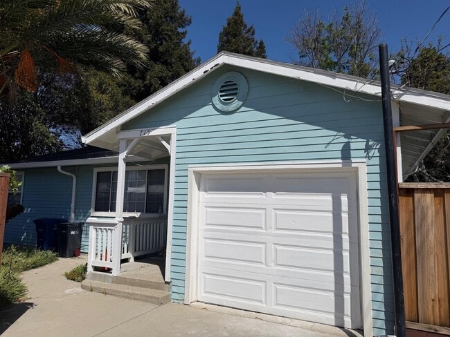 Building Photo - 715 Schafer Rd