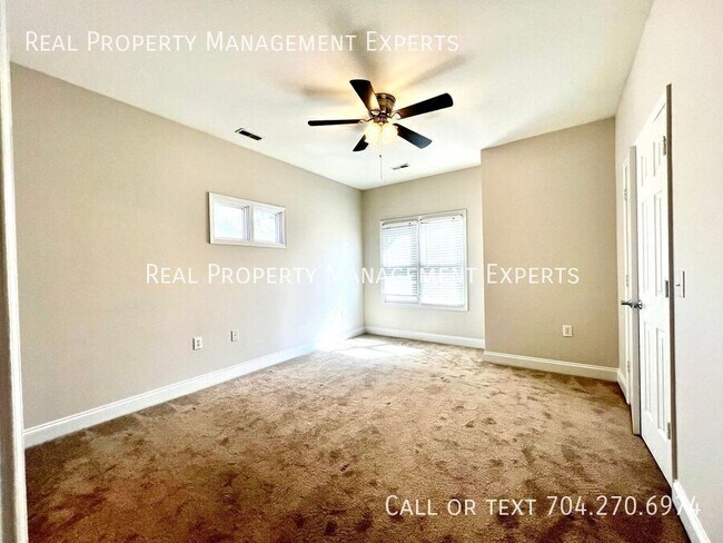 Building Photo - 729 Grandin Rd