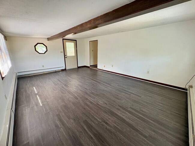 Building Photo - 3630 Colebrook Rd