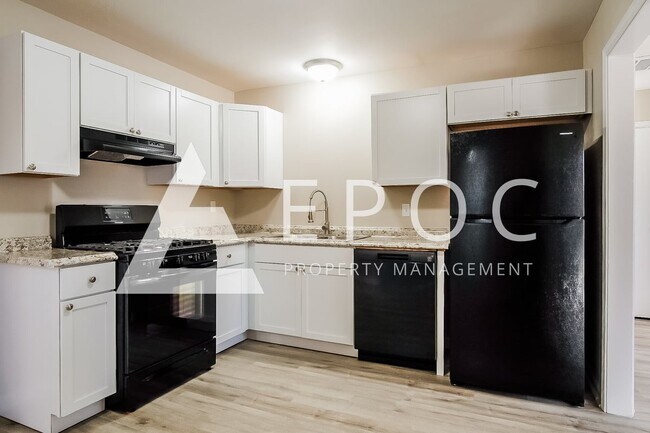 Building Photo - 2309 N Xanthus Ave