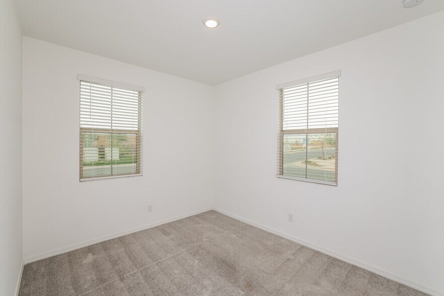 Building Photo - 9259 E Static Ave