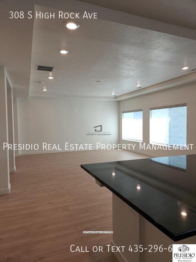 Building Photo - 308 S High Rock Ave