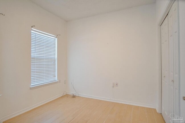 Building Photo - 1200 Jasper St