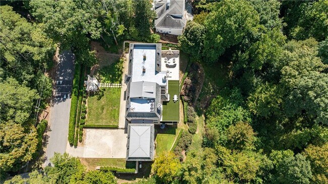 Building Photo - 3570 Knollwood Dr NW