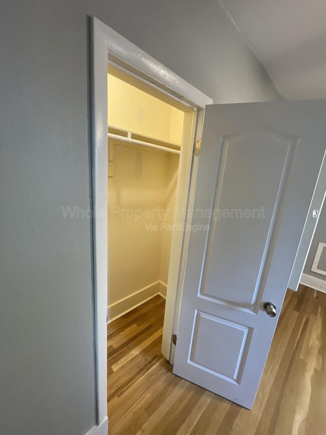 Building Photo - 4909 Beach Ct