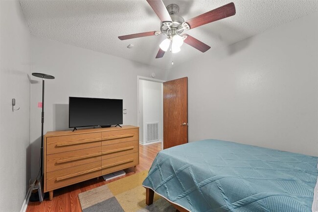 Building Photo - 14206 Duncannon Dr