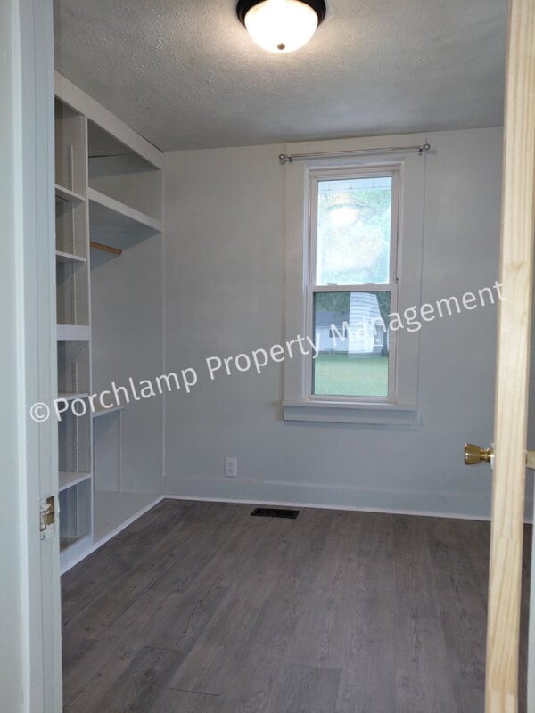 Building Photo - 5038 Carson Ave SW