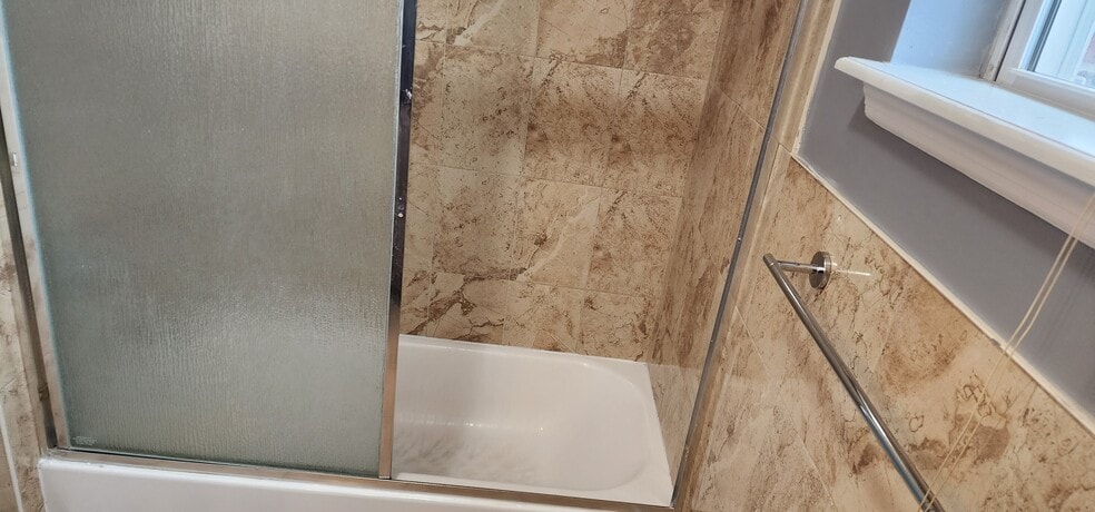 Building Photo - 25 Cottage St