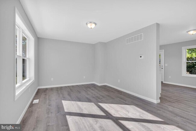 Building Photo - 330 Colfax St