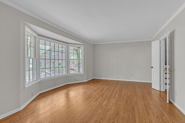 Building Photo - Prestigious Dunwoody Georgia