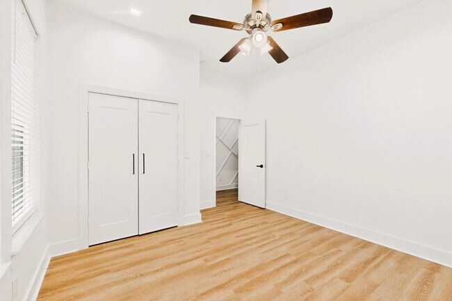 Building Photo - Modern 3 Bed, 3 Bath Home Near Downtown Dallas