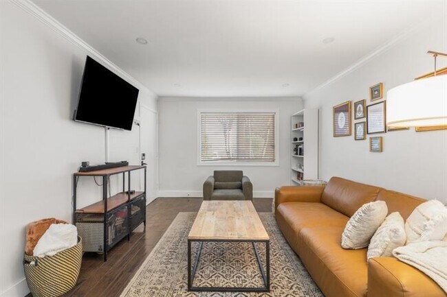 Building Photo - 100 Biscayne Dr NW