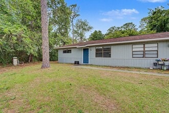 Building Photo - 3080 S Clematis Way