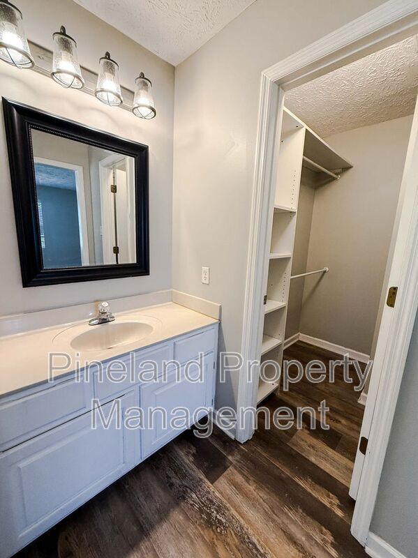 Building Photo - 1703 Natchez Loop