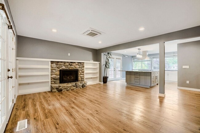Building Photo - Beautiful Mother-in-Law Style Home in Everett, WA!