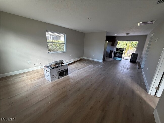 Building Photo - 19181 Tangerine Rd