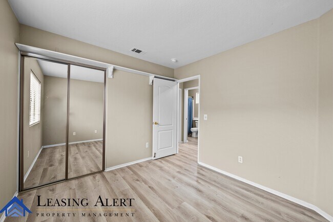 Building Photo - 23721 Skycrest Cir Dr